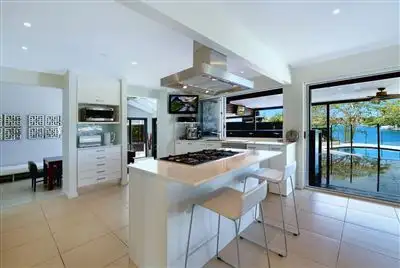 21 River Crescent, Broadbeach Waters QLD 4218