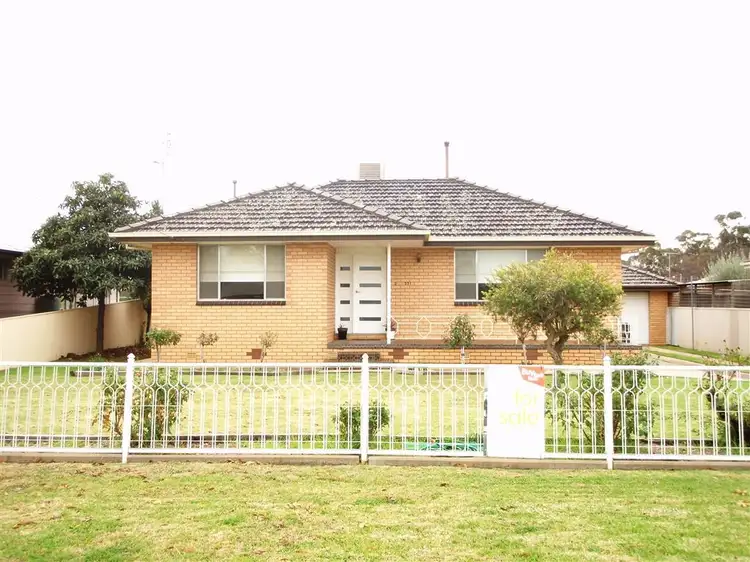 391 Cadell Street, Hay NSW 2711