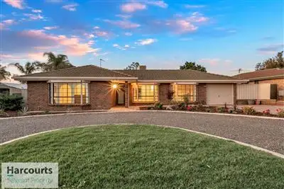 30 Indee Crescent, Craigmore SA 5114