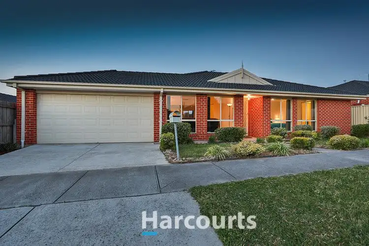 2 Doonie Way, Pakenham VIC 3810