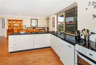 5 Bou Court, Edens Landing QLD 4207