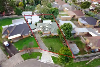 Second view of Homely house listing, 2 Pioneer Court, Thomastown VIC 3074