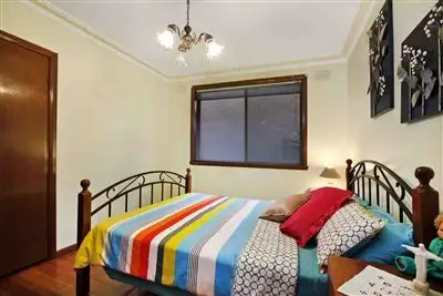 Fourth view of Homely house listing, 2 Everett Court, Thomastown VIC 3074