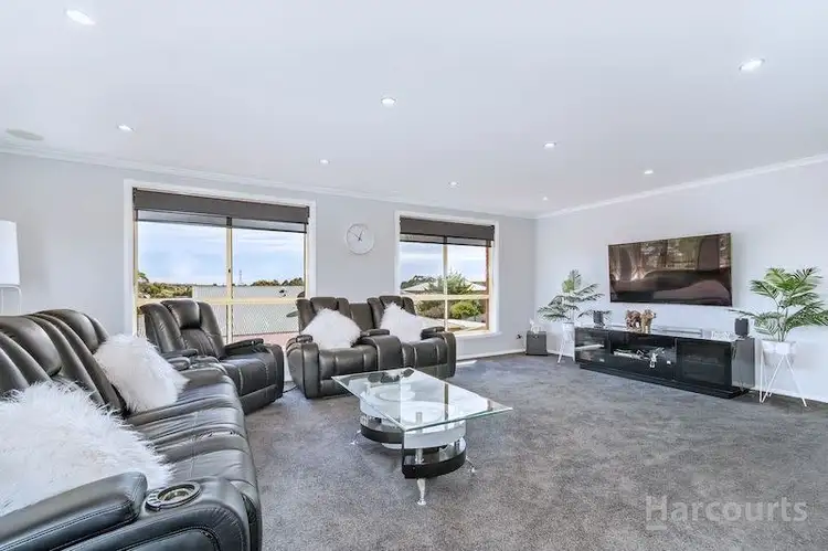 3 Josie Crescent, Romaine TAS 7320