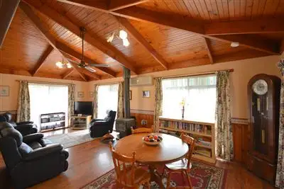 39 Clunes Road, Creswick VIC 3363