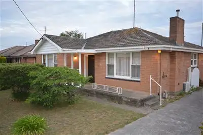 Main view of Homely house listing, 5 Cambridge Street, Wendouree VIC 3355