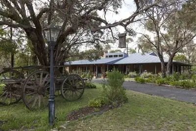 22 Acacia Ave, Ararat VIC 3377