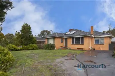 111 Esther Crescent, Mooroolbark VIC 3138