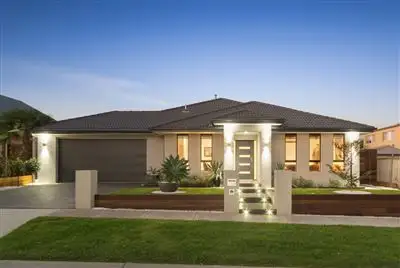 4 Saltbush Avenue, Lyndhurst VIC 3975