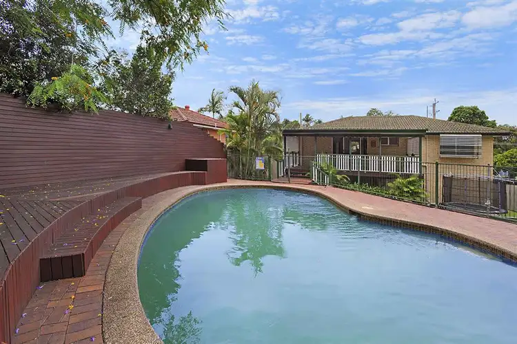 18 Dunbil Avenue, Ferny Hills QLD 4055