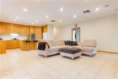 Sixth view of Homely house listing, 2 Scarborough Court, Tarneit VIC 3029