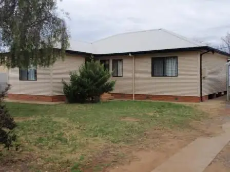 446 Macauley Street, Hay NSW 2711