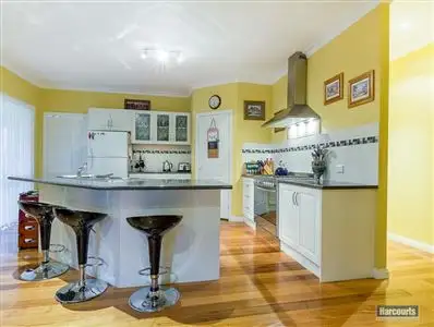 Fifth view of Homely house listing, 15 Robin Hood Way, Drouin VIC 3818