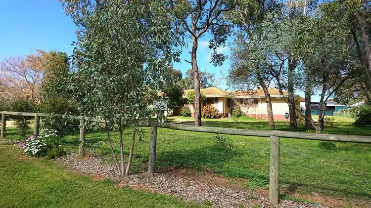 14 Edwards Street, Gingin WA 6503