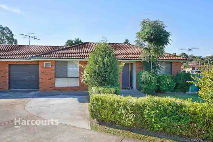 8B Montague Place, Rosemeadow NSW 2560