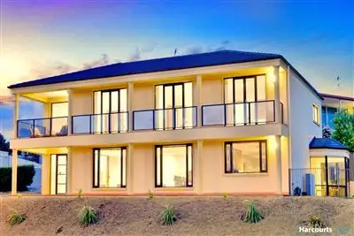 1 Yarromie Street, Hallett Cove SA 5158