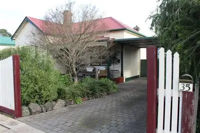 35 Pope Street, Hamilton VIC 3300