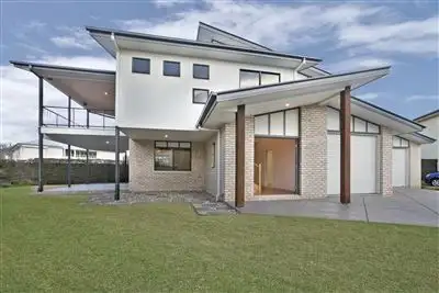 12 Vantage Crescent, Wellington Point QLD 4160