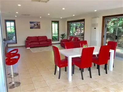 18 Glade Crescent, Hallett Cove SA 5158