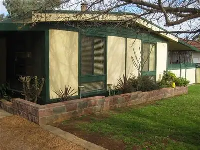 10 Matthews Street, Cobar NSW 2835