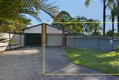 1/4 Hoya Court, Labrador QLD 4215