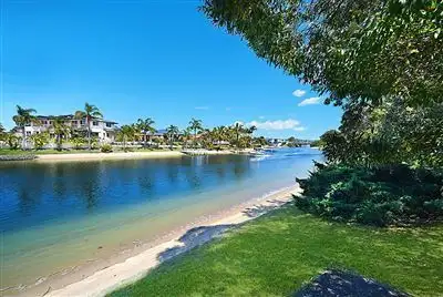 14 Alma Street, Broadbeach Waters QLD 4218