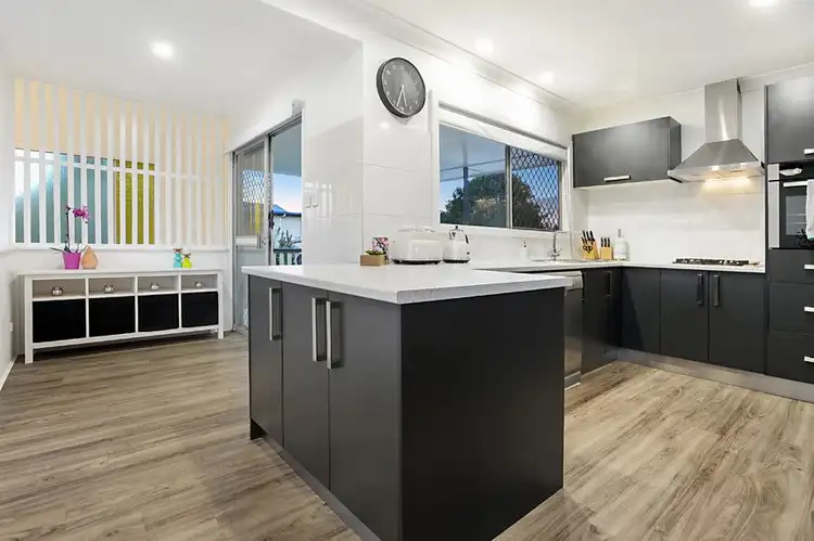 30 Bevlin Court, Albany Creek QLD 4035