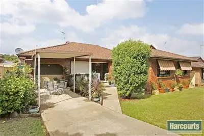 5 Woodland Road, St Helens Park NSW 2560