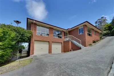 52 Coolamon Road, Taroona TAS 7053