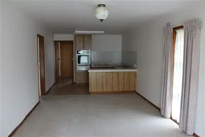 Fourth view of Homely townhouse listing, 2/13 Alexandra Parade, Hamilton VIC 3300
