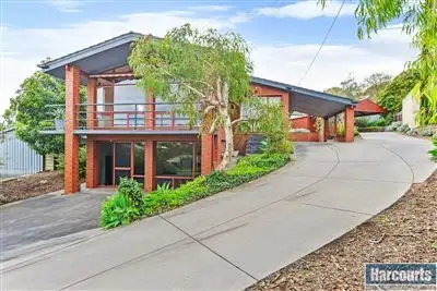 8 Nightingale Crescent, O'halloran Hill SA 5158