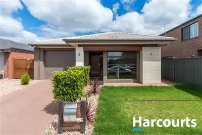 4 Rannoch Street, Cranbourne East VIC 3977