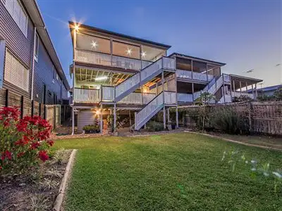 32 Illidge Street, Coorparoo QLD 4151