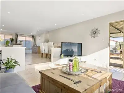 Second view of Homely house listing, 4 Arbroath Circle, Kinross WA 6028