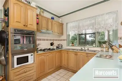 Fifth view of Homely house listing, 2 Tarrangower Place, Berwick VIC 3806
