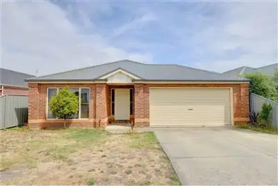 11 Clifton Street, Delacombe VIC 3356