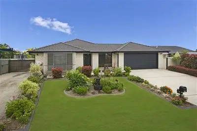 Second view of Homely house listing, 7 Doyle Crt, Sandstone Point QLD 4511