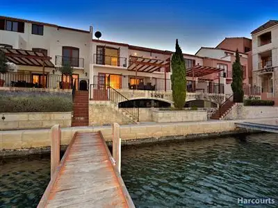 6/18 Port Quays, Wannanup WA 6210