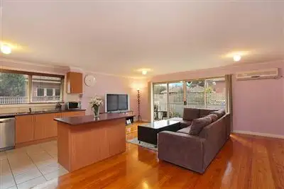 2/41 McComas Grove, Burwood VIC 3125