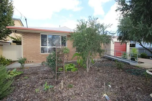 4 Lawrence Street, Cootamundra NSW 2590