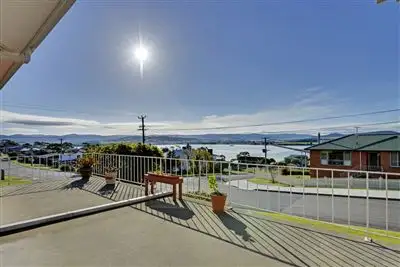 7 Beach Road, Midway Point TAS 7171
