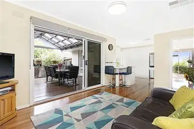 Sixth view of Homely house listing, 2 Tulkara Grove, Vermont VIC 3133