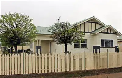 25 Grenfell Street, West Wyalong NSW 2671