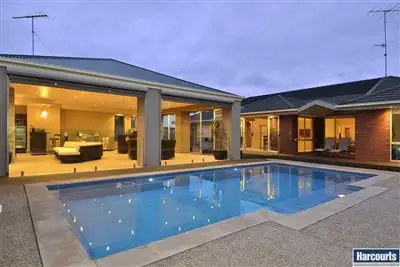19-21 Birchwood Dve, St Albans Park VIC 3219