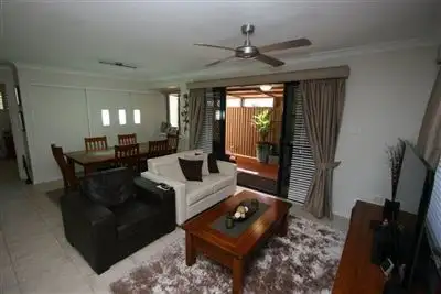 Sixth view of Homely villa listing, 5 Seabreeze Ct, Sandstone Point QLD 4511