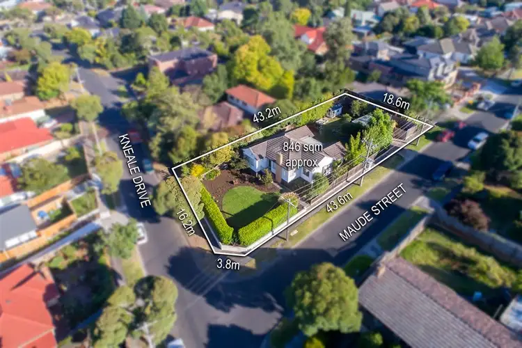 11 Kneale Drive, Box Hill North VIC 3129