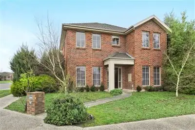 40 Lake Gardens Avenue, Lake Gardens VIC 3355