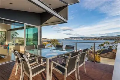 140B Derwent Avenue, Lindisfarne TAS 7015