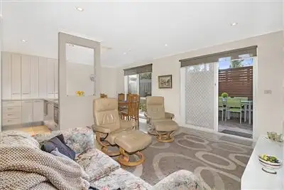 Fourth view of Homely unit listing, 2/11 Hanover Road, Vermont South VIC 3133