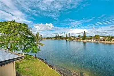 12 Orvieto Ave, Mermaid Waters QLD 4218
